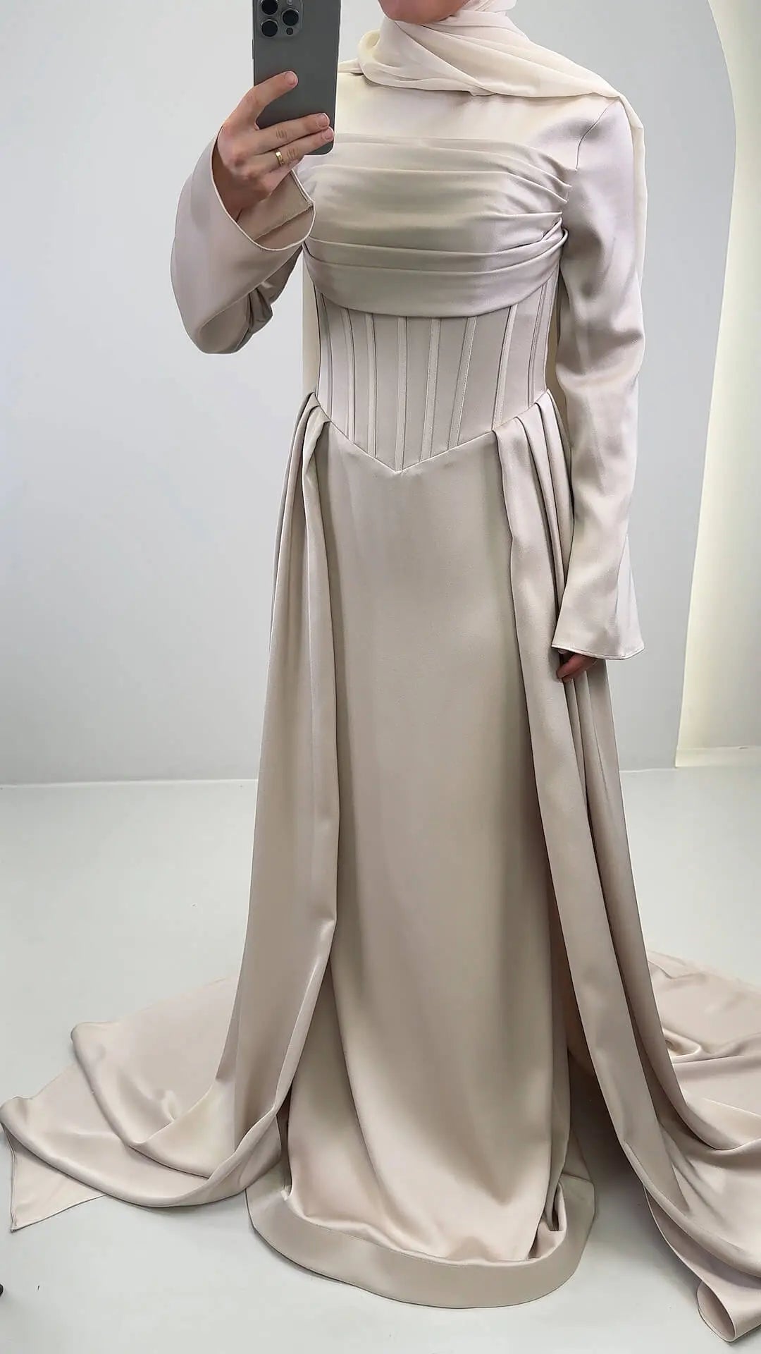 Robe de soirée Uray beige avec Hijab