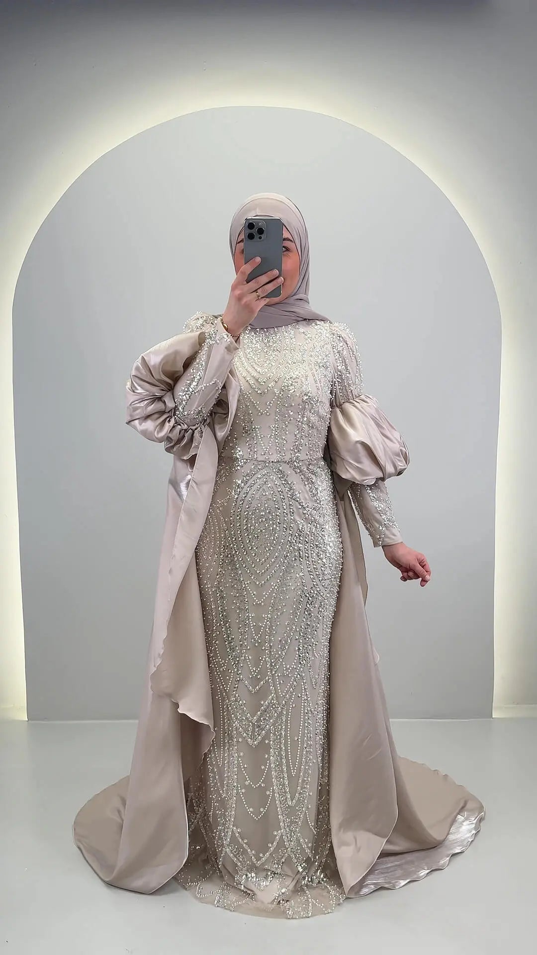 Robe de soirée Tias Beige