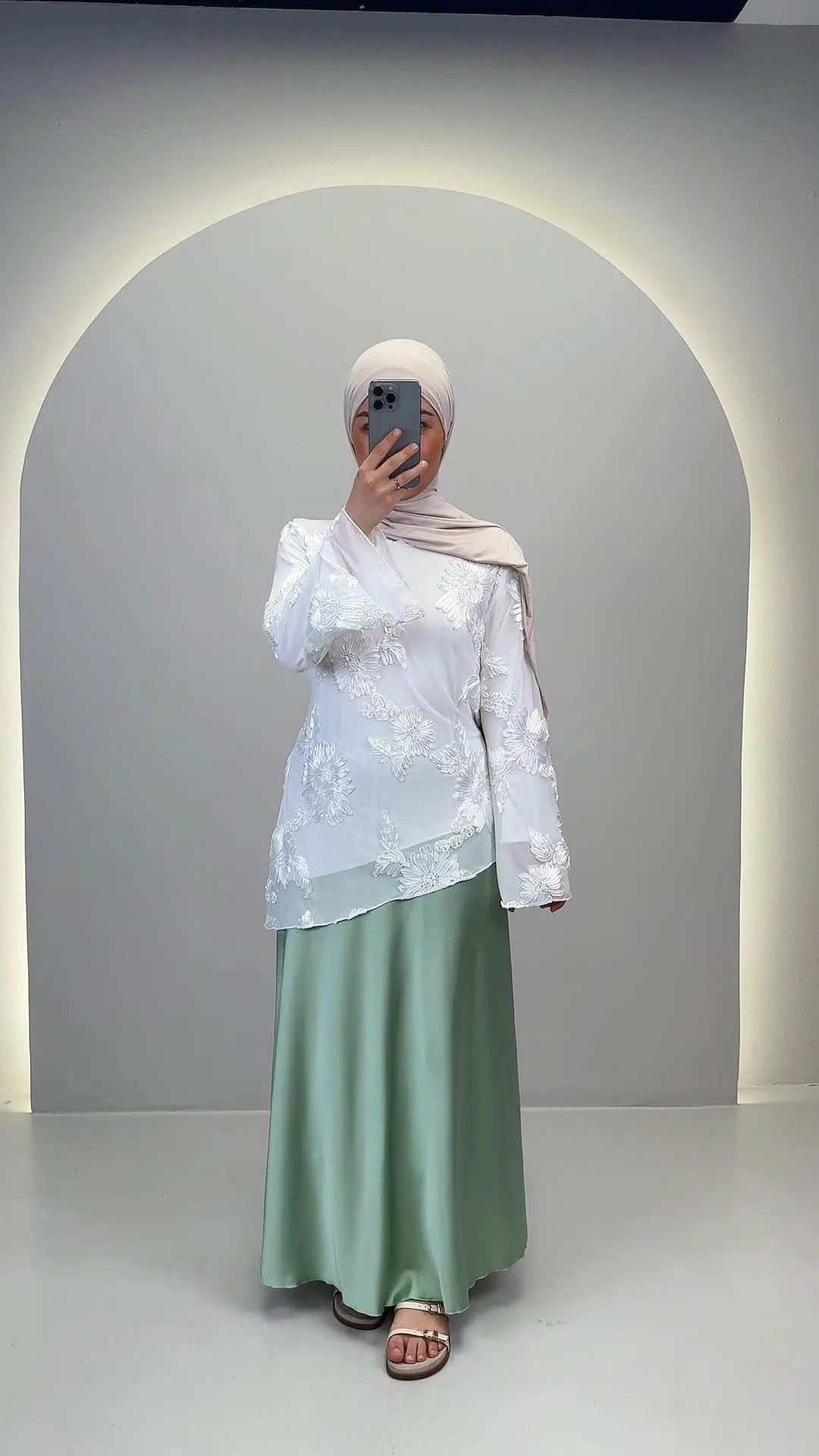 Robe Bitronae