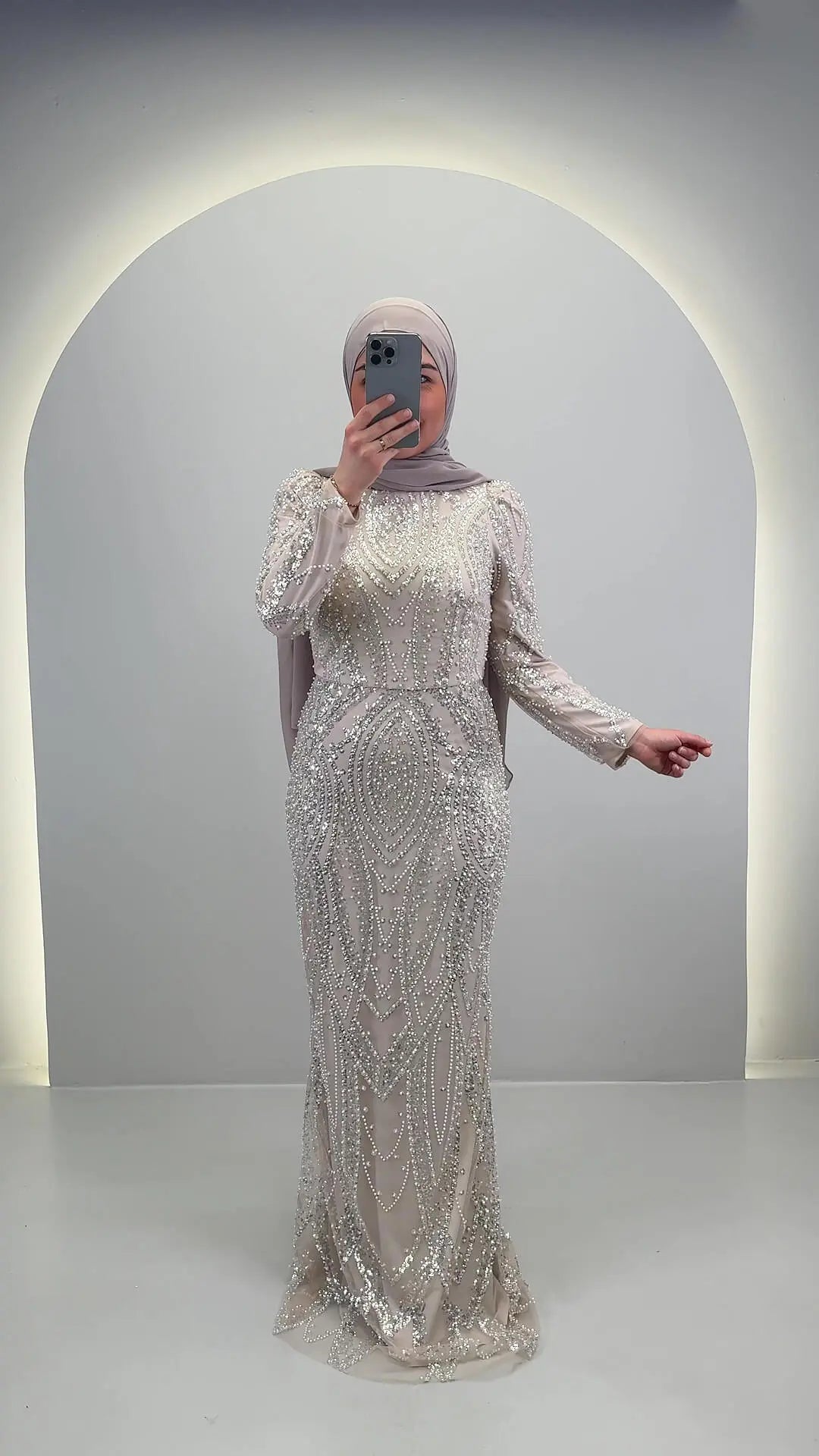 Robe de soirée Tias Beige