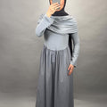 Yelena Robe Grise 01