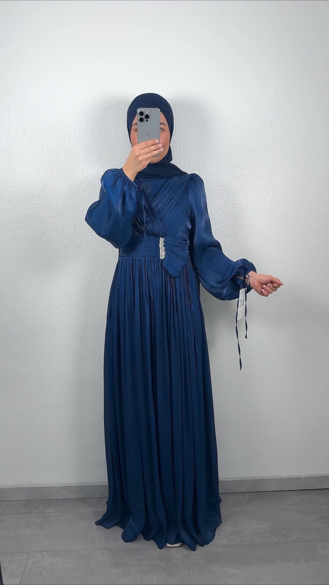 Leyna robe de soirée bleu foncé